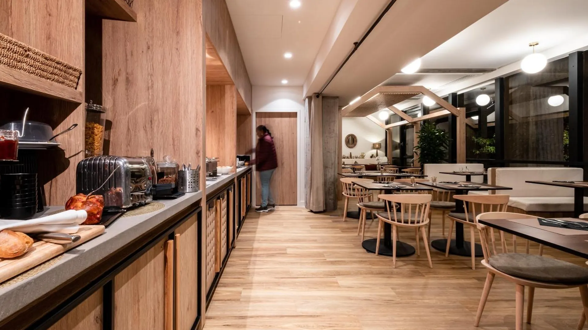 Mercure Grenoble Centre Alpotel 4*,