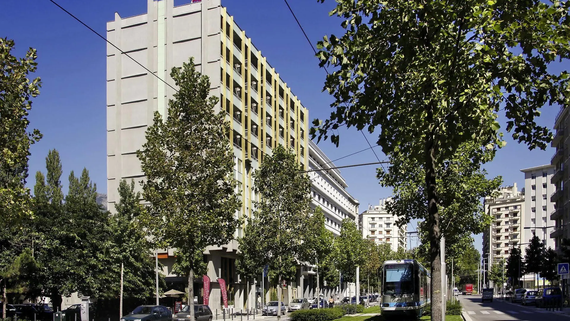 Mercure Grenoble Centre Alpotel 4*,